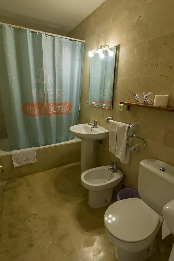Hostal Drago Pueblo Nuevo de Guadiaro 2*,