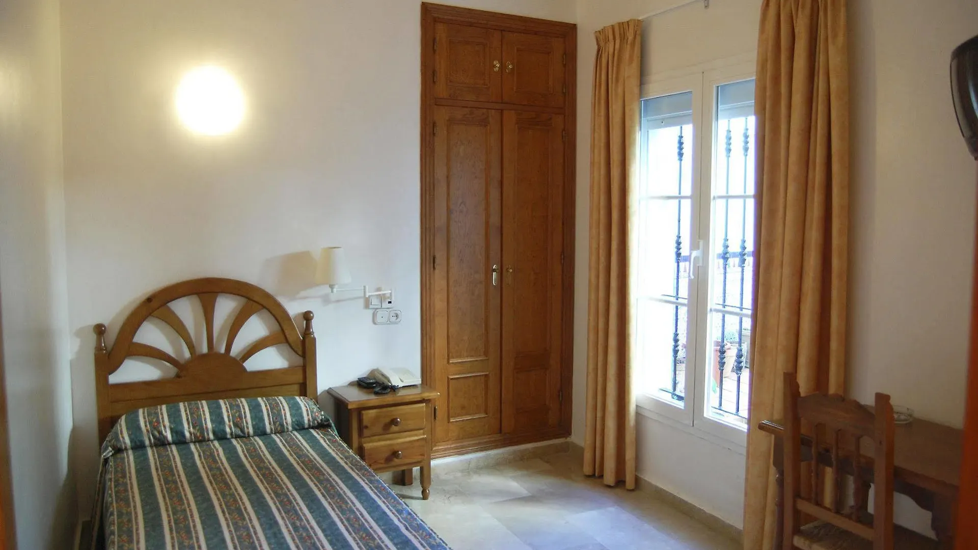 Guest house Hostal Drago Pueblo Nuevo de Guadiaro